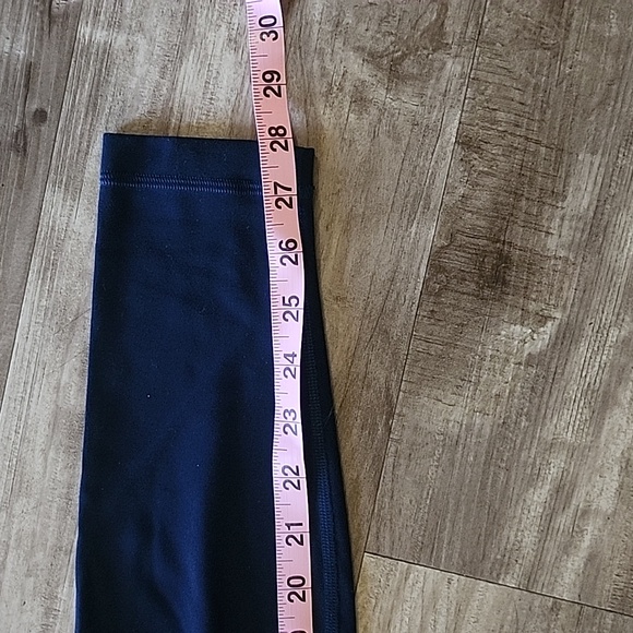 Lululemon navy blue leggings - Picture 8 of 9
